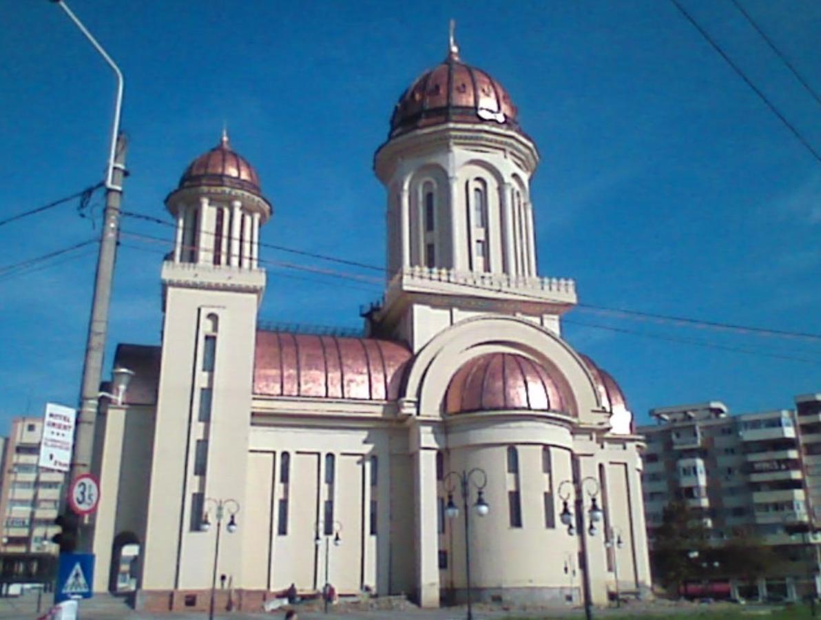 Studio Cathedral Brăila Esterno foto